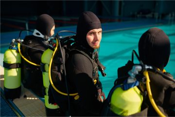 divemaster-and-two-divers-preparing-for-the-dive-2021-09-18-17-33-15-utc-q3qa0ldv6hw4krvs8mu7jc431jdvczjmiwfkyvusm8 Home